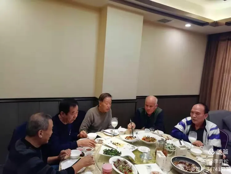 马长安邀请九团司训二队西安，三原战友，在咸阳天一饭店小聚。